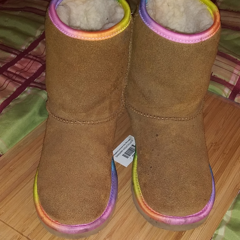Girl Ugg boot